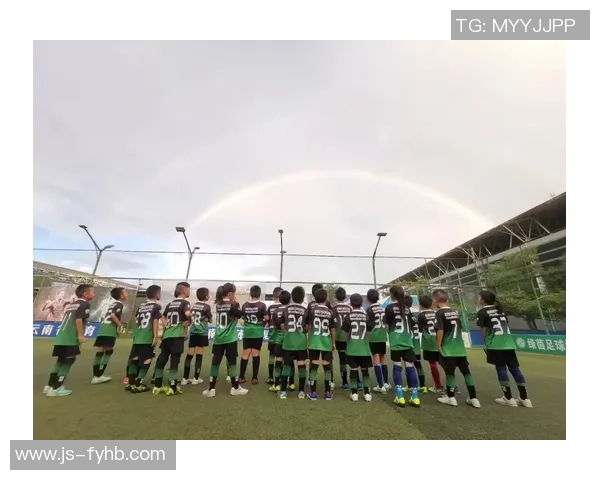 小孩遇见足球球星的激动瞬间:偶像见面会带来的快乐与惊喜