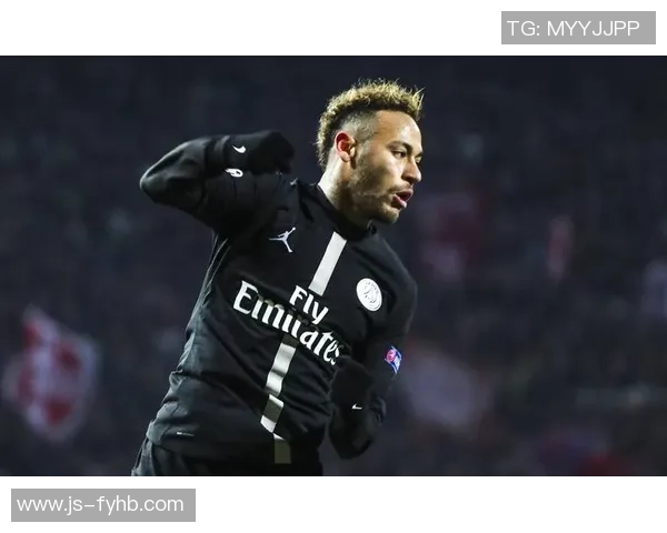 球迷必看：如何找到心仪球星的高质量足球壁纸资源攻略